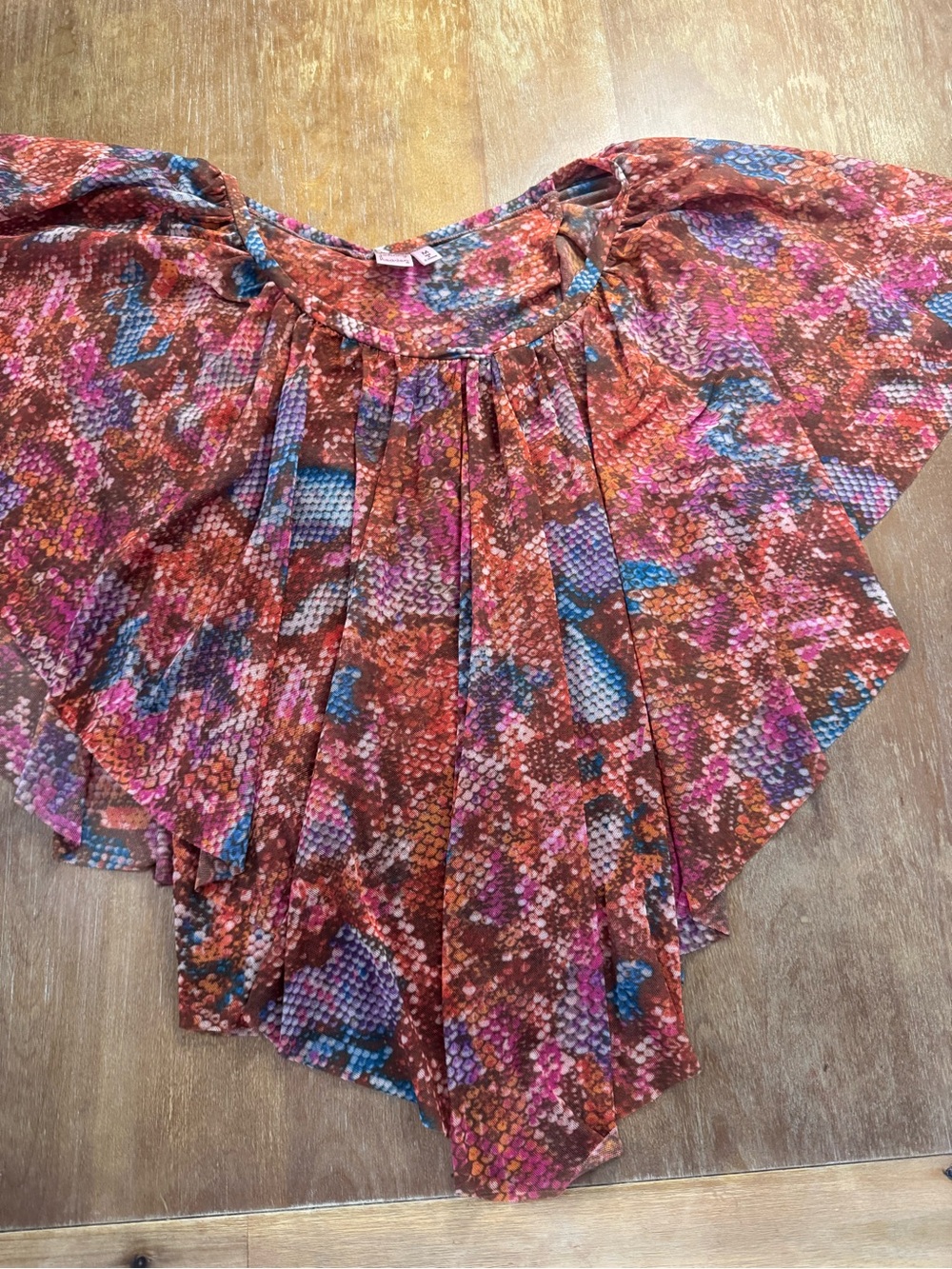 Johnny Heaven Pleated Flutter-Sleeve Tunic in Brown Multicolor